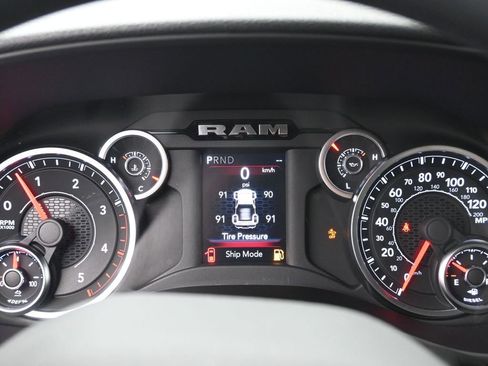 New 2026 RAM 2500 Tradesman AWD/4WD image 7