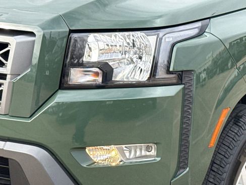 Used 2022 Nissan Frontier SV image 5