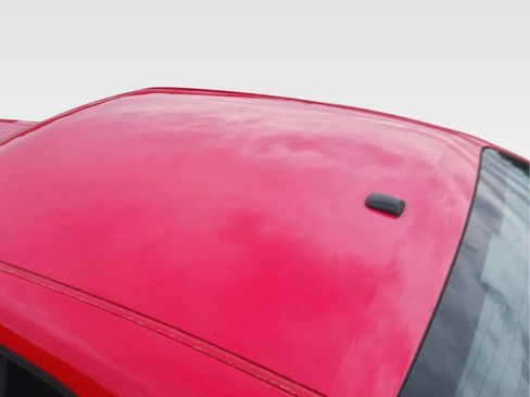 Used 2019 Dodge Challenger R/T RWD image 5