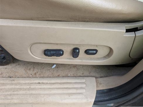 Used 2006 Ford Explorer Eddie Bauer RWD image 13