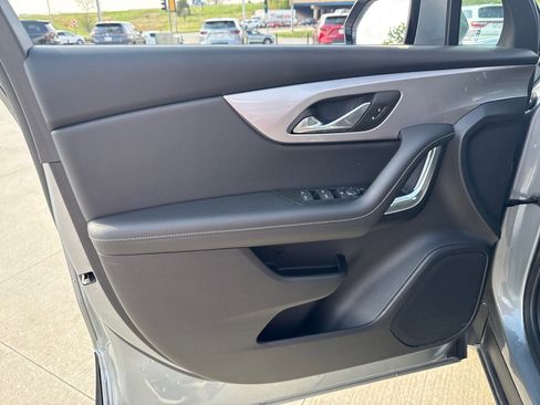 Used 2025 Chevrolet Blazer LT AWD/4WD image 13