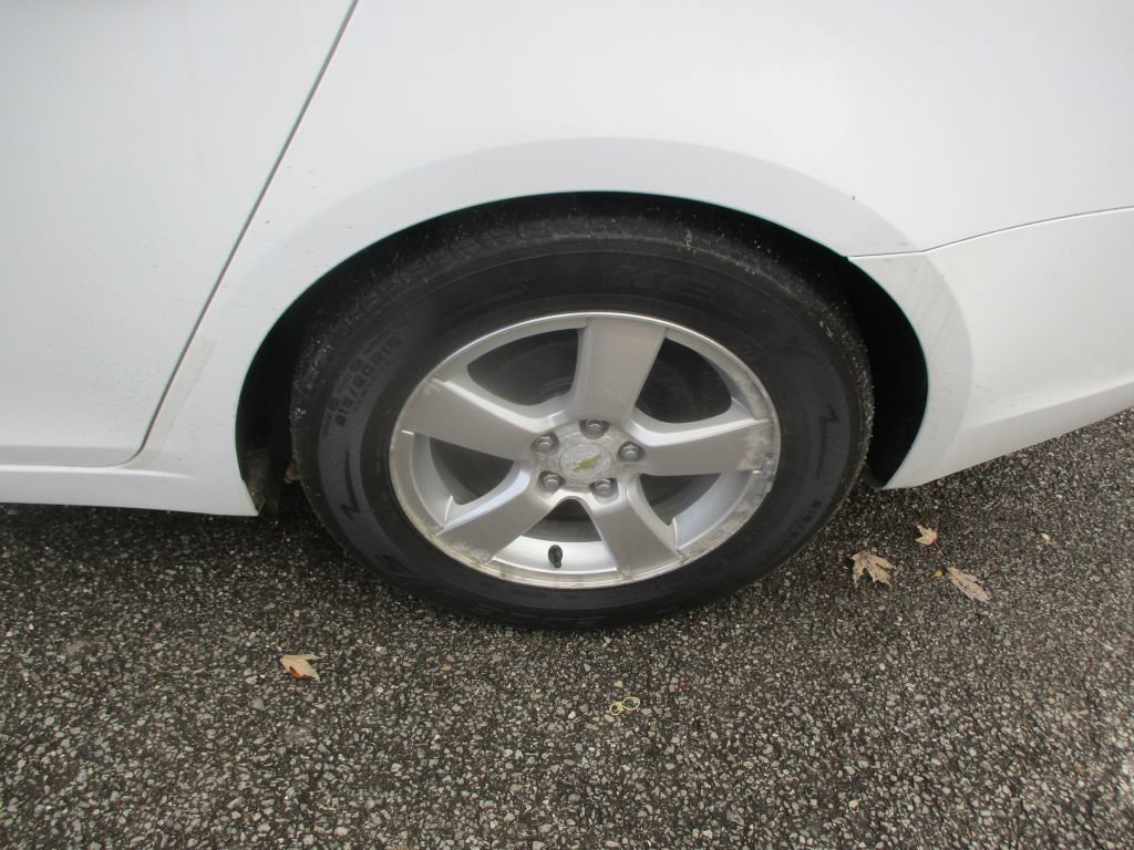 Used 2014 Chevrolet Cruze LT FWD image 4