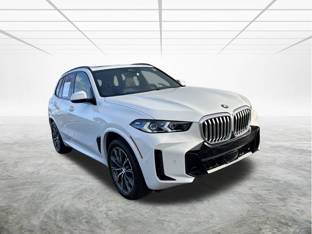 Used 2026 BMW X5 sDrive40i w/ M Sport Package RWD image 2