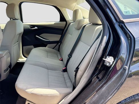 Used 2015 Ford Focus SE FWD image 22