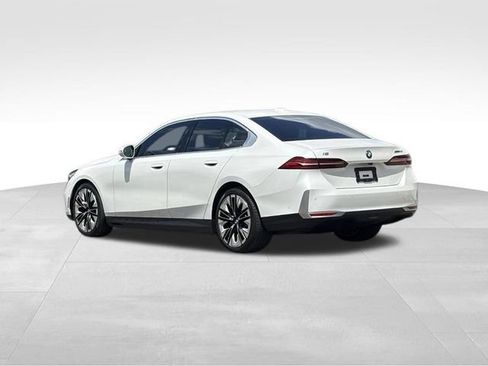 Used 2024 BMW i5 eDrive40i w/ Premium Package RWD image 5