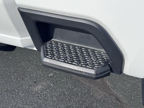 Used 2022 Chevrolet Silverado 2500 LTZ w/ LTZ Convenience Package image 40