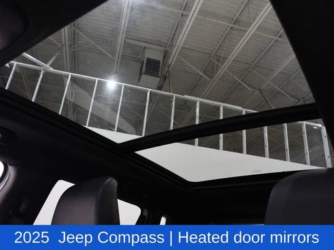Used 2025 Jeep Compass Latitude w/ Sun & Sound Group AWD/4WD image 27