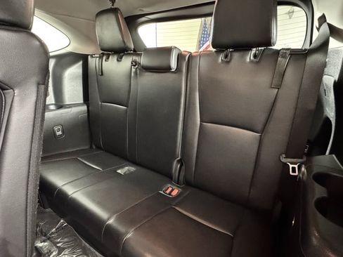 Used 2021 Toyota Highlander XLE FWD image 31