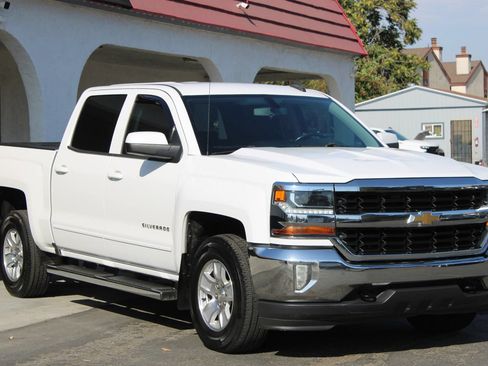 Used 2018 Chevrolet Silverado 1500 LT w/ All Star Edition AWD/4WD image 3