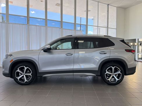 New 2026 Volkswagen Tiguan SE image 2