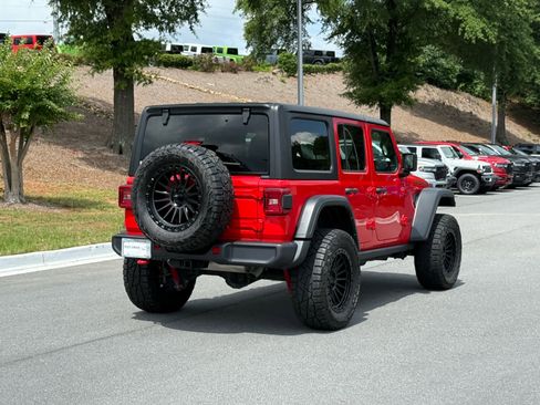 Used 2024 Jeep Wrangler Unlimited Rubicon AWD/4WD image 5