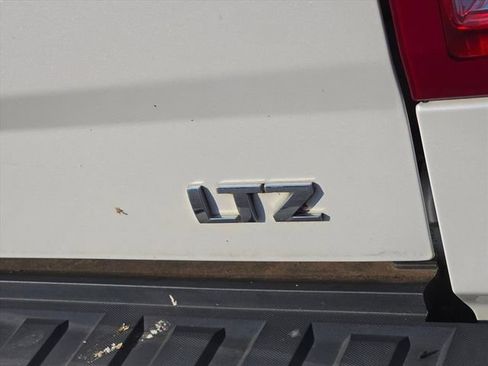 Used 2017 Chevrolet Silverado 1500 LTZ AWD/4WD image 23