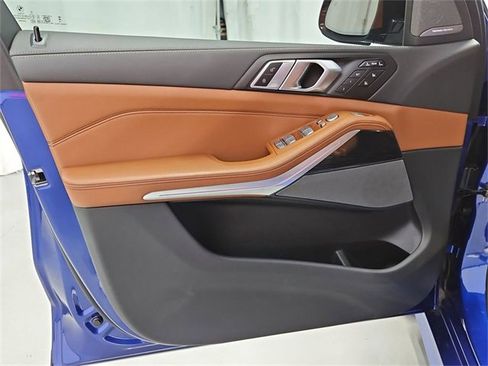 Used 2025 BMW X7 M60i image 27