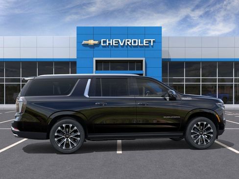 New 2026 Chevrolet Suburban High Country AWD/4WD image 5