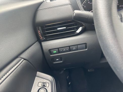 Used 2025 Nissan Sentra SV FWD image 32
