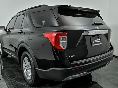 Used 2022 Ford Explorer XLT w/ Equipment Group 202A AWD/4WD image 7