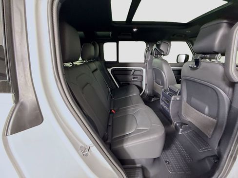 New 2026 Land Rover Defender 110 X-Dynamic SE AWD/4WD image 24