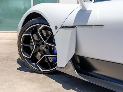 Used 2022 Maserati MC20 Coupe RWD image 15