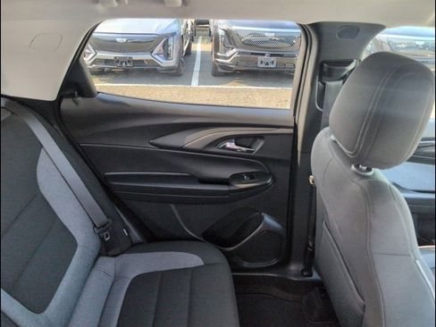 Used 2025 Chevrolet TrailBlazer LT w/ Driver Confidence Package image 34