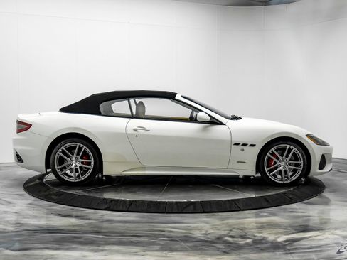 Used 2018 Maserati GranTurismo Sport image 23