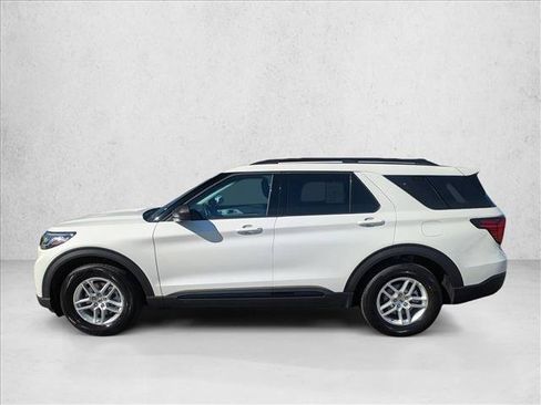 New 2026 Ford Explorer Active RWD image 5
