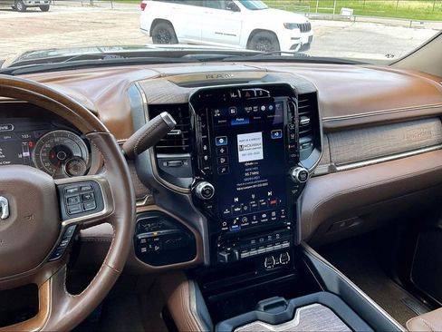 Used 2022 RAM 2500 Limited AWD/4WD image 9