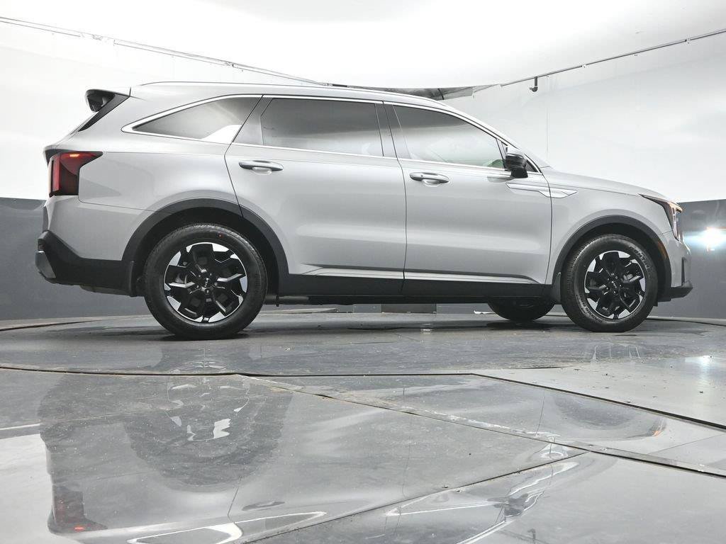 Used 2025 Kia Sorento S w/ Panoramic Sunroof Package FWD image 39