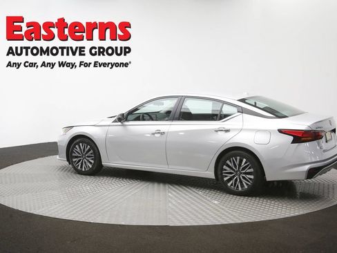 Used 2024 Nissan Altima 2.5 SV FWD image 61