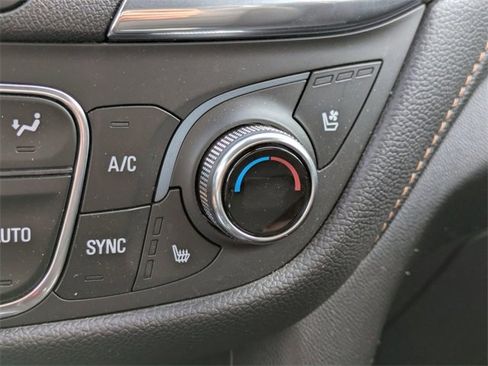 Used 2020 Chevrolet Equinox Premier image 26