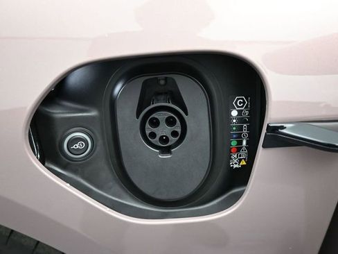 Certified 2025 Porsche Taycan RWD image 28