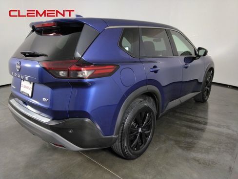 Used 2023 Nissan Rogue SV FWD image 4
