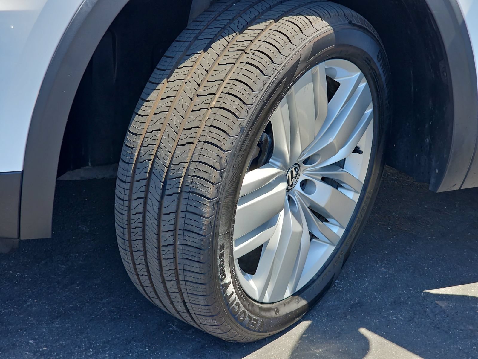 Used 2020 Volkswagen Atlas SEL FWD image 36