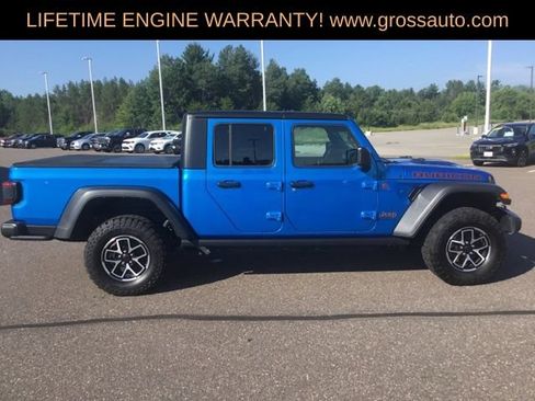 Used 2024 Jeep Gladiator Rubicon w/ Technology Group AWD/4WD image 11