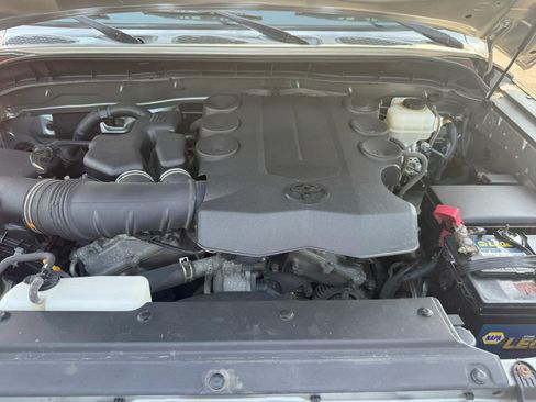 Used 2010 Toyota FJ Cruiser 4WD image 19