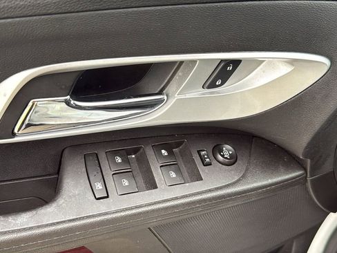 Used 2017 Chevrolet Equinox LT w/ Convenience Package image 20