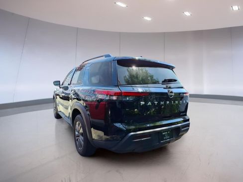 Used 2024 Nissan Pathfinder SV AWD/4WD image 3