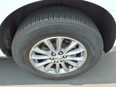 Used 2023 Buick Enclave Essence AWD/4WD image 21