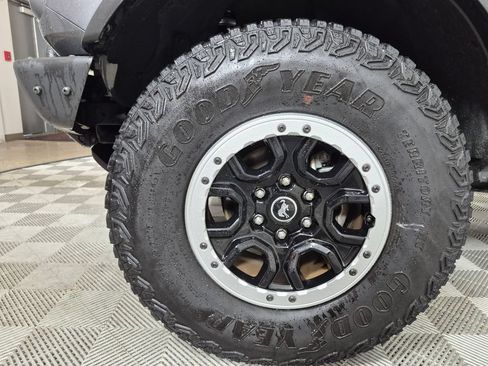 Used 2023 Ford Bronco Badlands w/ Sasquatch Package AWD/4WD image 30