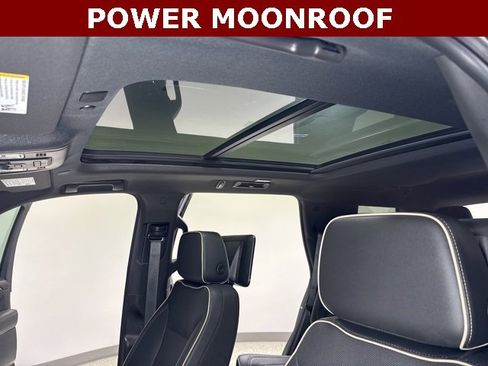 Used 2023 Chevrolet Tahoe Premier image 3