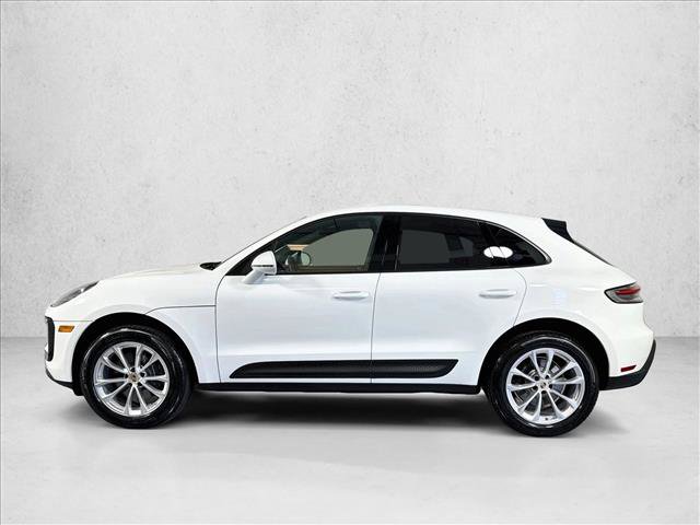 Certified 2026 Porsche Macan AWD/4WD image 2