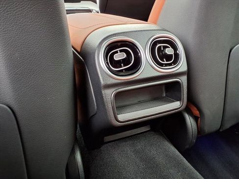 Used 2025 Mercedes-Benz C 300 4MATIC Sedan image 18