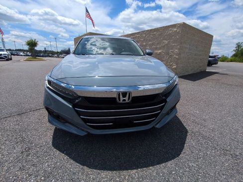 Used 2021 Honda Accord Touring image 2