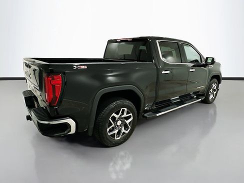 Used 2024 GMC Sierra 1500 SLT w/ X31 Off-Road Package AWD/4WD image 7