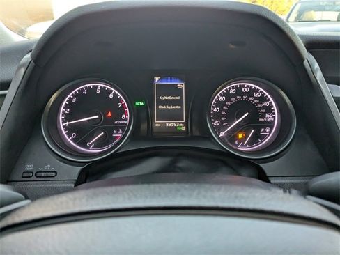 Used 2022 Toyota Camry SE image 25