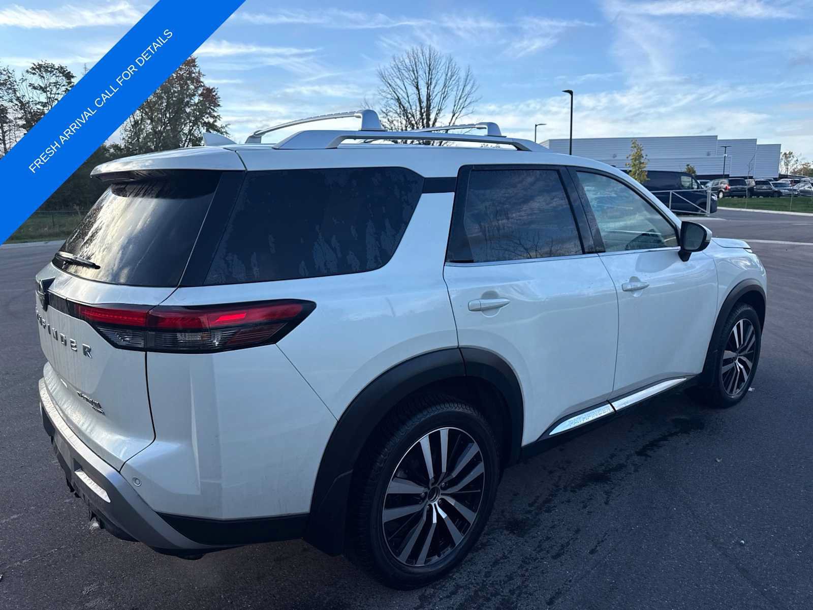 Used 2023 Nissan Pathfinder Platinum AWD/4WD image 8