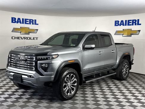 Used 2023 GMC Canyon Denali image 1