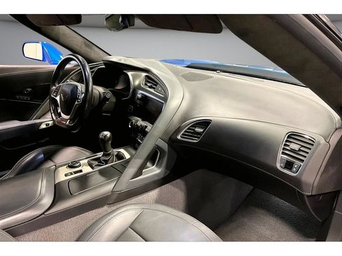 Used 2015 Chevrolet Corvette Z06 w/ 3LZ Preferred Equipment Group RWD image 37
