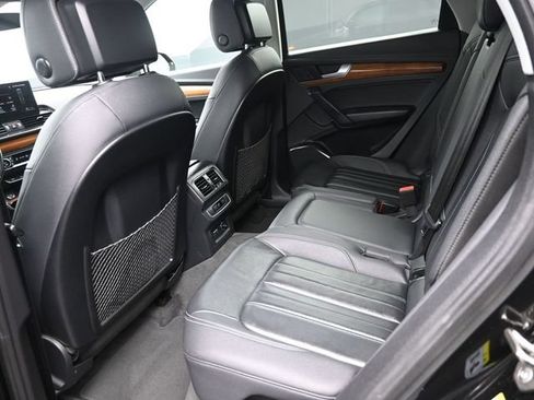 Used 2022 Audi Q5 2.0T Premium w/ Convenience Package AWD/4WD image 14