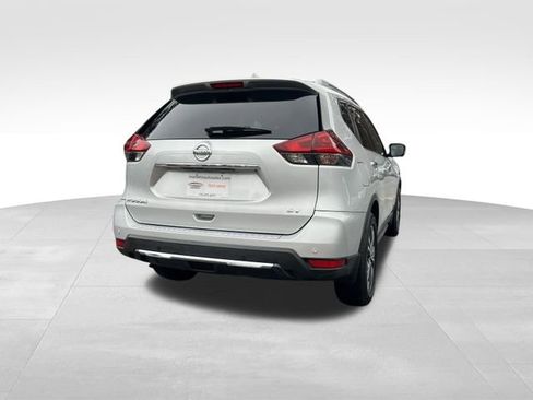 Used 2019 Nissan Rogue SV w/ Premium Package image 5