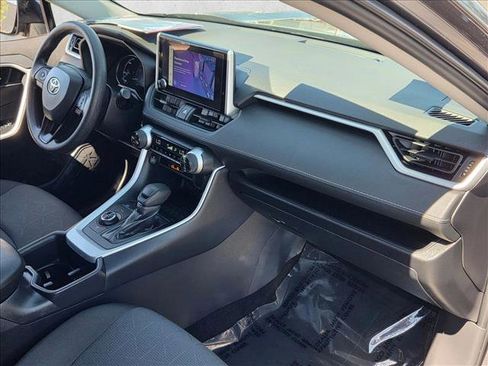 Used 2025 Toyota RAV4 XLE image 21